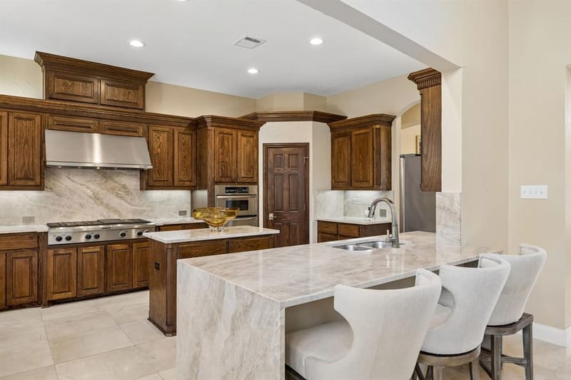9033 Jasmine Lane, Irving TX 75063 - Photo 9