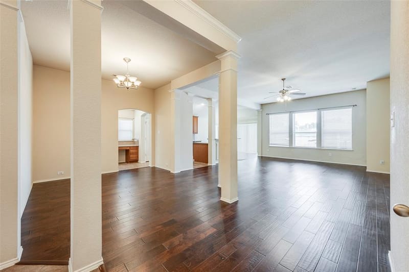 2813 Fox Creek Trail, Arlington TX 76017 - Photo 6