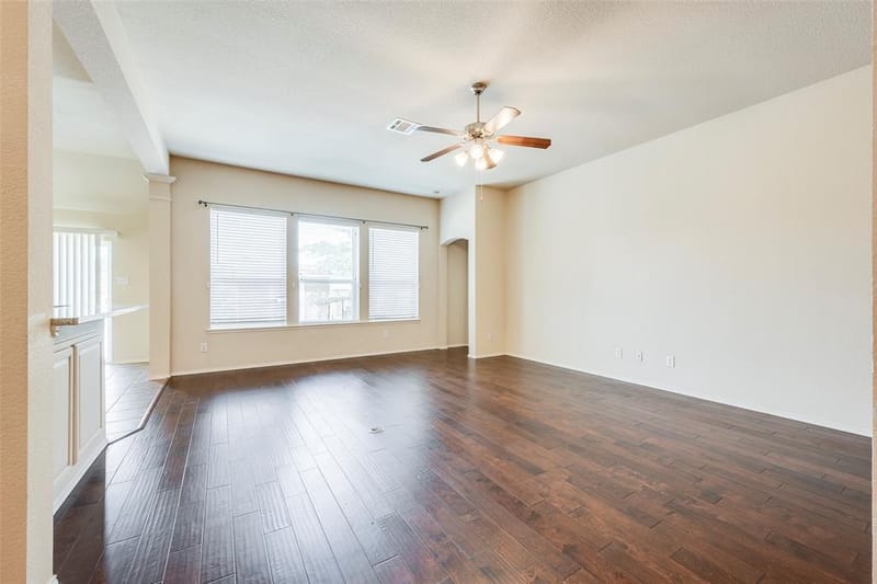 2813 Fox Creek Trail, Arlington TX 76017 - Photo 8