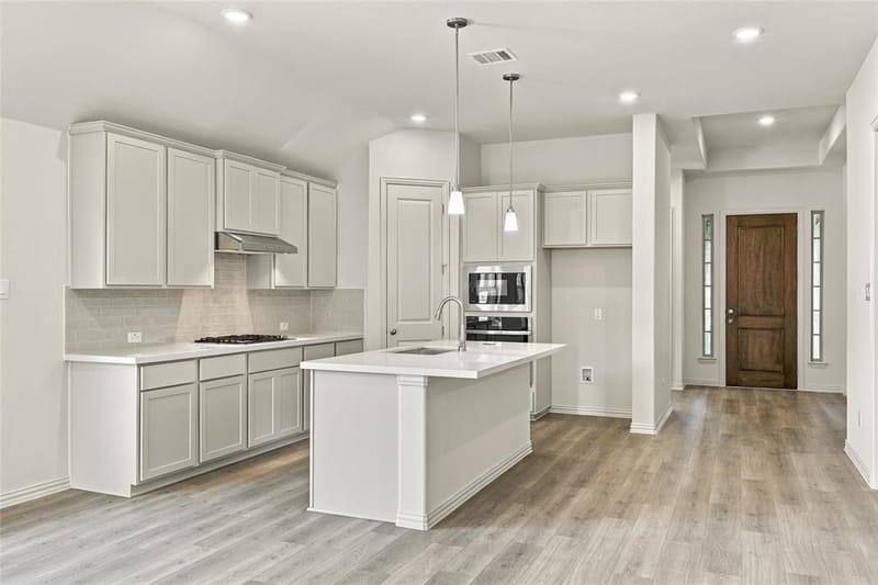 944 Alberta Spruce Road, Fort Worth TX 76247 - Photo 9