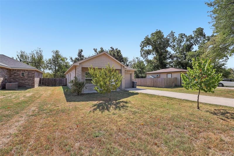 909 S Frances Street # A, Terrell TX 75160 - Photo 3