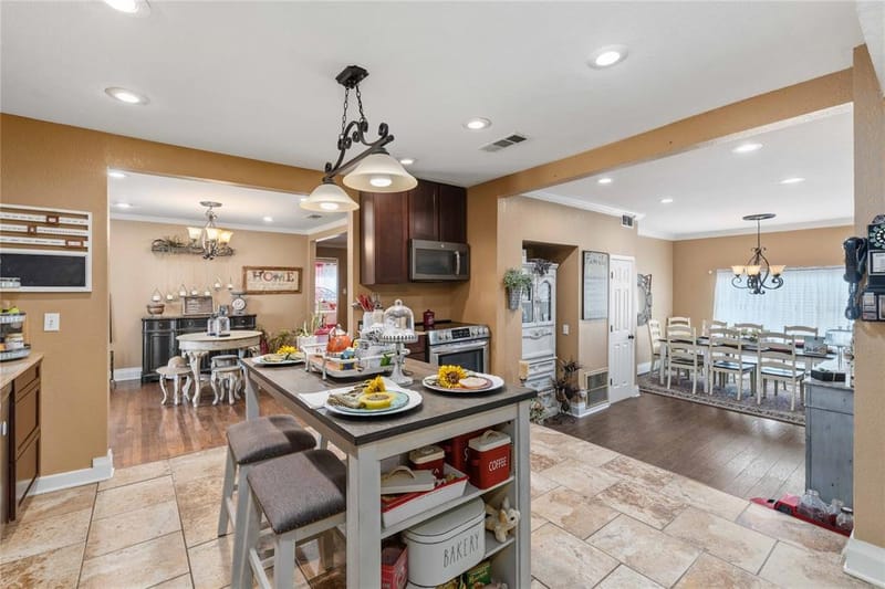 901 W Wrights Avenue, Comanche TX 76442 - Photo 8