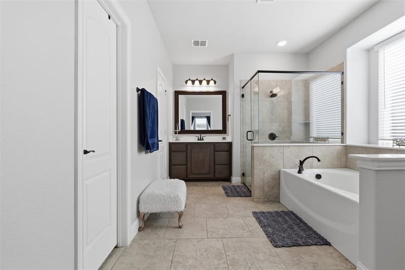 1112 Bear Oak Drive, Burleson TX 76028 - Photo 23