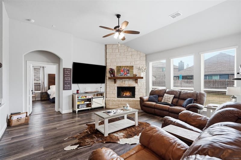1112 Bear Oak Drive, Burleson TX 76028 - Photo 16
