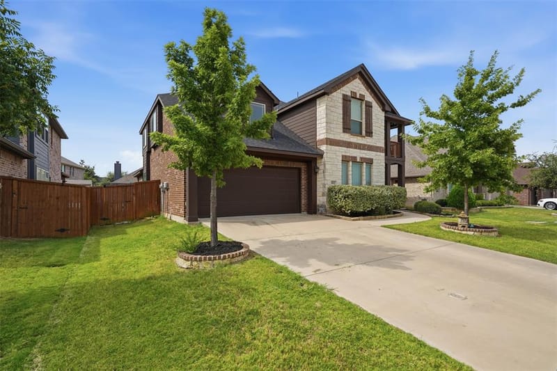 1112 Bear Oak Drive, Burleson TX 76028
