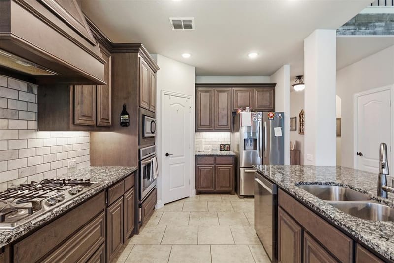 1112 Bear Oak Drive, Burleson TX 76028 - Photo 11