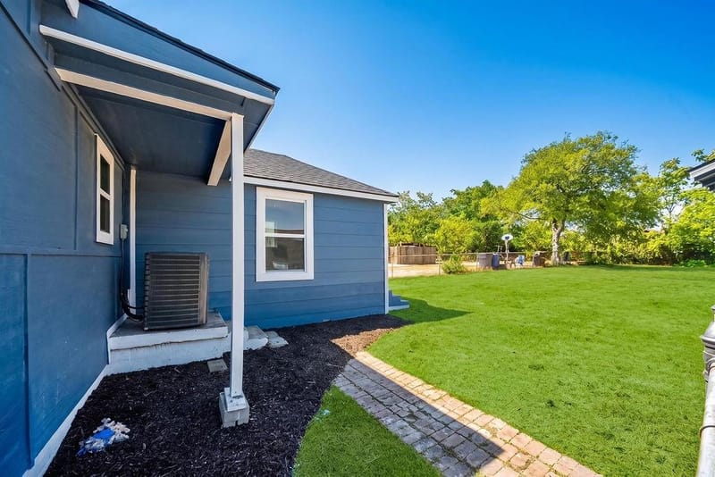 409 S Barnett Avenue, Dallas TX 75211 - Photo 27
