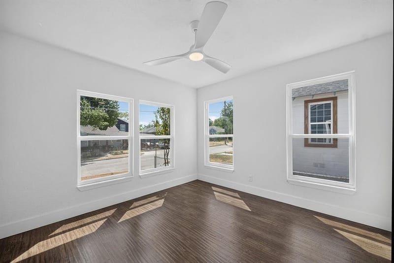 409 S Barnett Avenue, Dallas TX 75211 - Photo 12