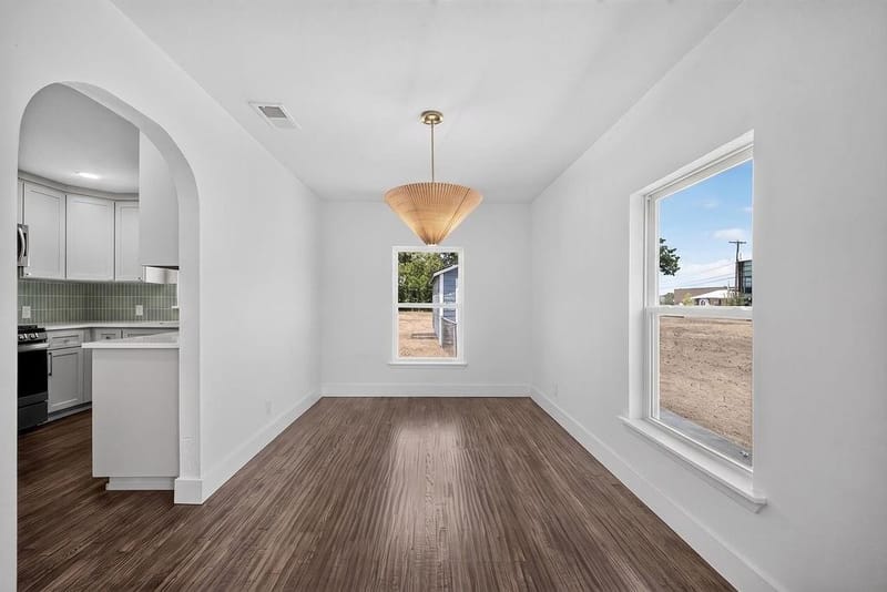 409 S Barnett Avenue, Dallas TX 75211 - Photo 5