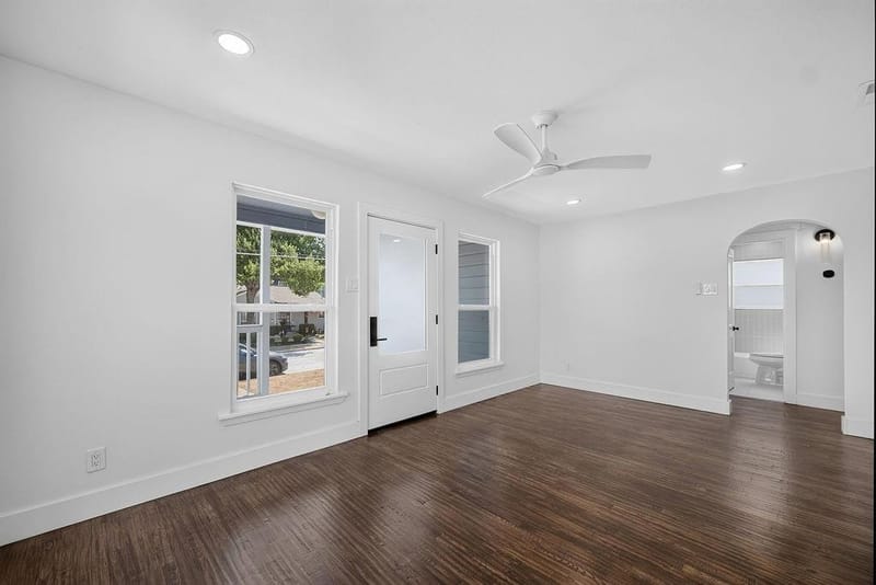 409 S Barnett Avenue, Dallas TX 75211 - Photo 10