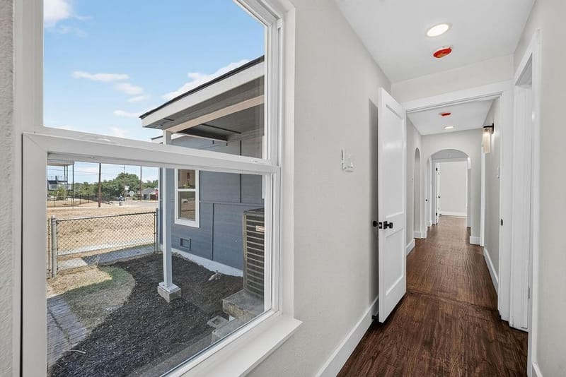 409 S Barnett Avenue, Dallas TX 75211 - Photo 19