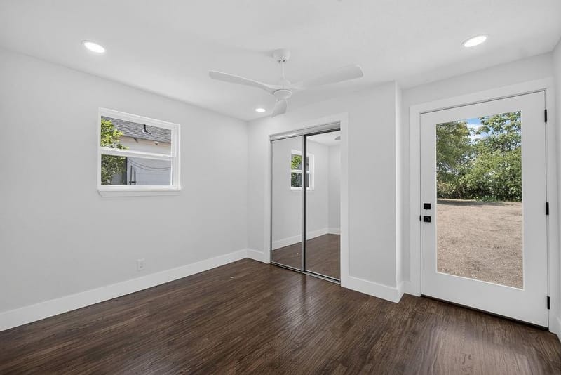 409 S Barnett Avenue, Dallas TX 75211 - Photo 21