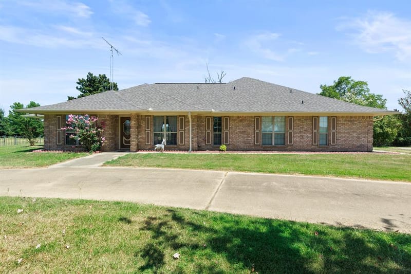 1149 County Road 4510, Mount Pleasant TX 75455