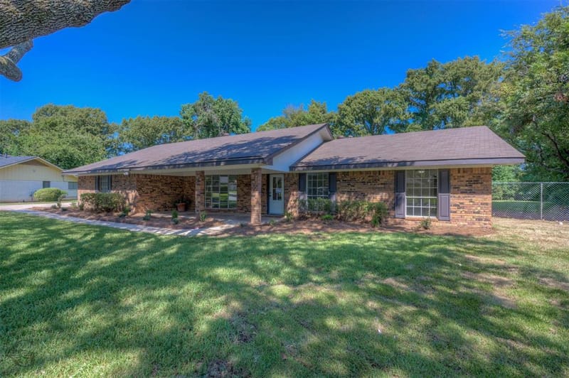 220 Walnut Lane, Bossier City LA 71111