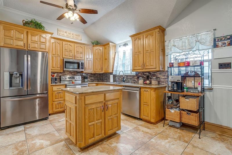 316 Shane Lane, Burleson TX 76028 - Photo 11