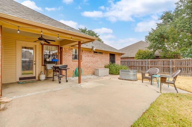 316 Shane Lane, Burleson TX 76028 - Photo 31
