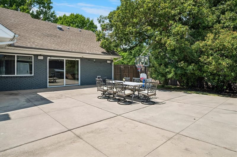 14010 Carillon Drive, Dallas TX 75240 - Photo 38