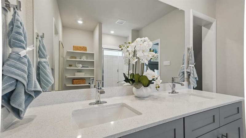 4919 SIMMENTAL Drive, Arlington TX 76001 - Photo 19