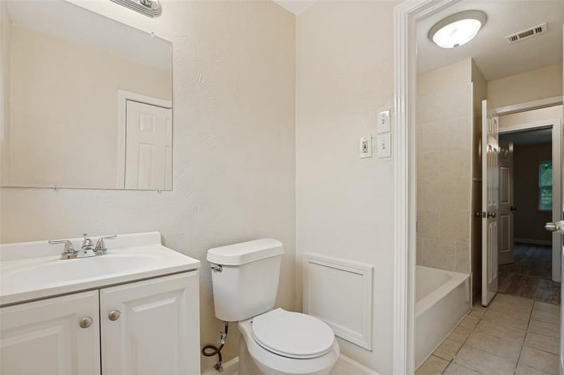 1821 Overhill Lane, Dallas TX 75216 - Photo 3