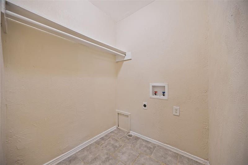 1821 Overhill Lane, Dallas TX 75216 - Photo 10
