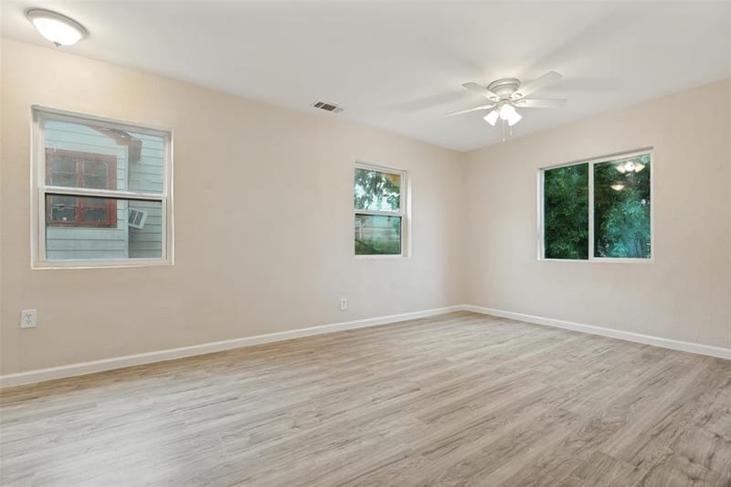 1821 Overhill Lane, Dallas TX 75216 - Photo 4