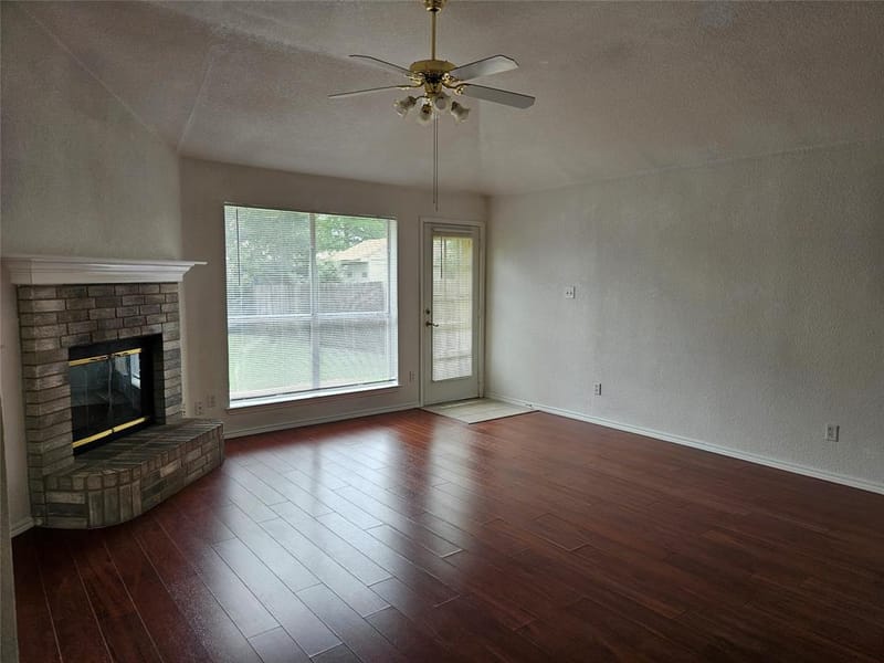 5901 Rising Meadow Drive, Arlington TX 76018 - Photo 6