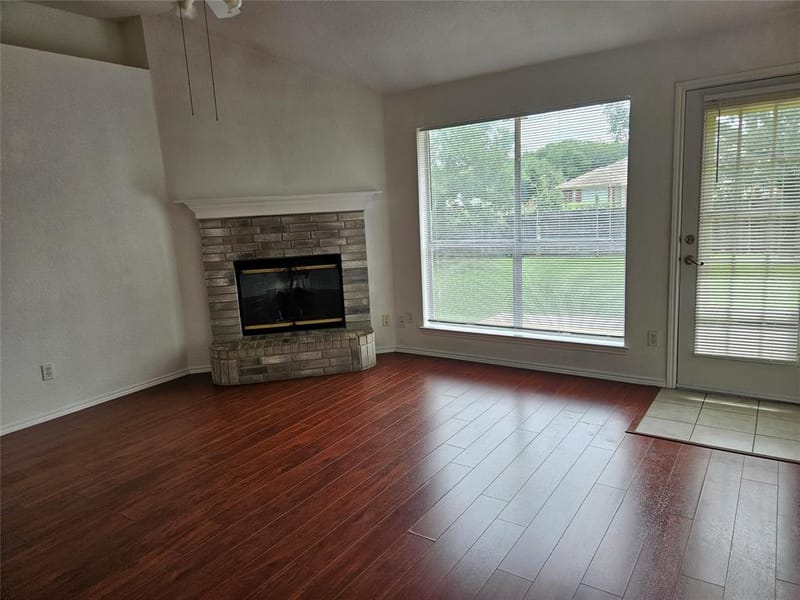 5901 Rising Meadow Drive, Arlington TX 76018 - Photo 7
