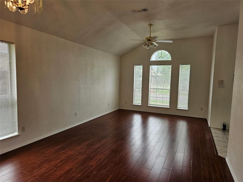 5901 Rising Meadow Drive, Arlington TX 76018 - Photo 5