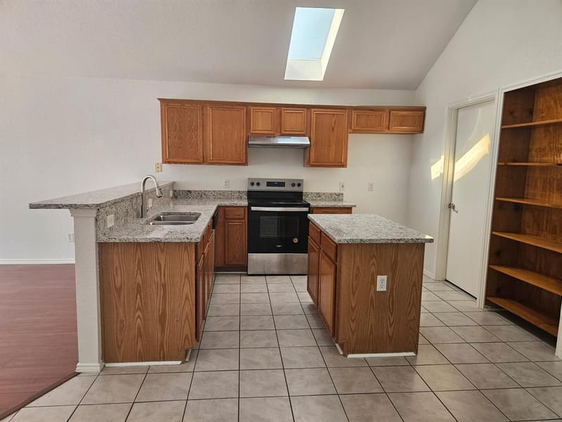 5901 Rising Meadow Drive, Arlington TX 76018 - Photo 9