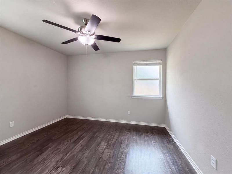330 E Coral Way, Grand Prairie TX 75051 - Photo 13
