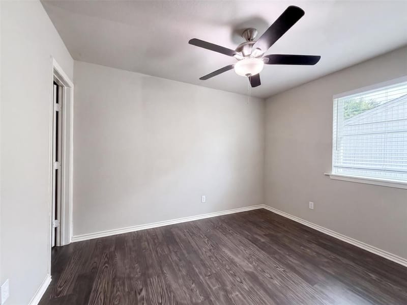 330 E Coral Way, Grand Prairie TX 75051 - Photo 15