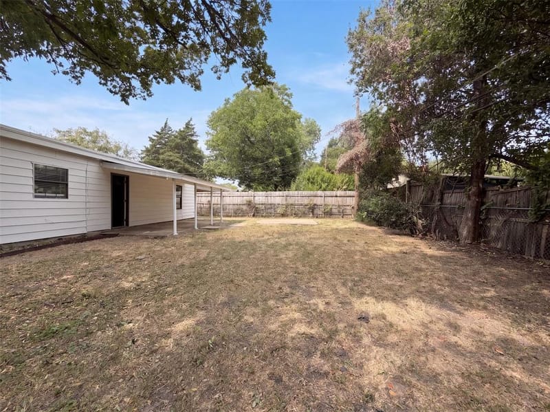 330 E Coral Way, Grand Prairie TX 75051 - Photo 19