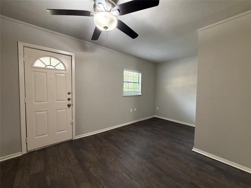 330 E Coral Way, Grand Prairie TX 75051 - Photo 8