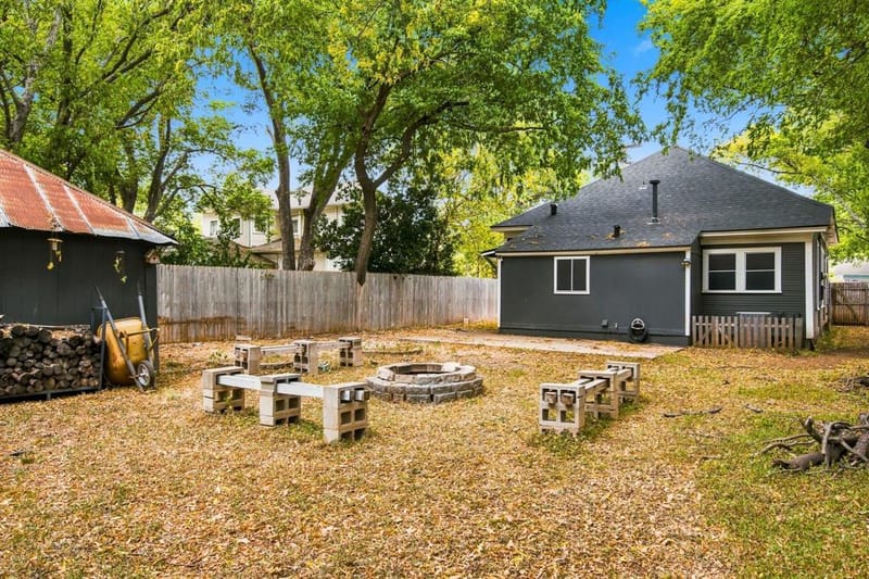 203 N Pendell Avenue, Cleburne TX 76033 - Photo 23