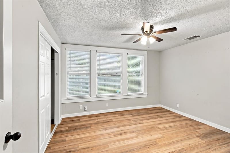 203 N Pendell Avenue, Cleburne TX 76033 - Photo 17
