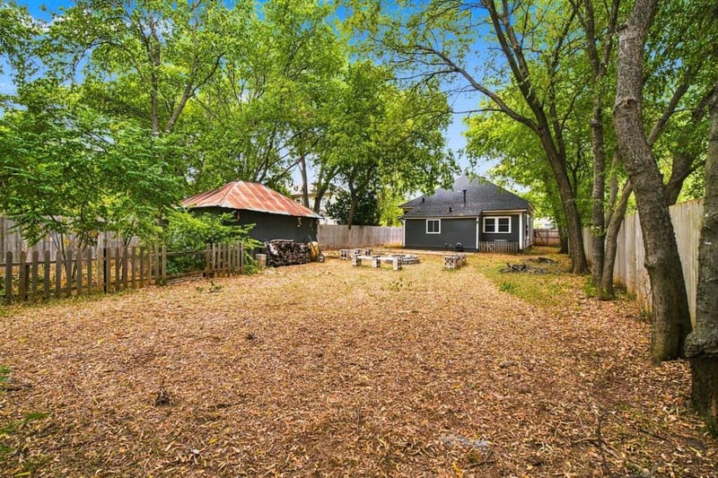 203 N Pendell Avenue, Cleburne TX 76033 - Photo 22