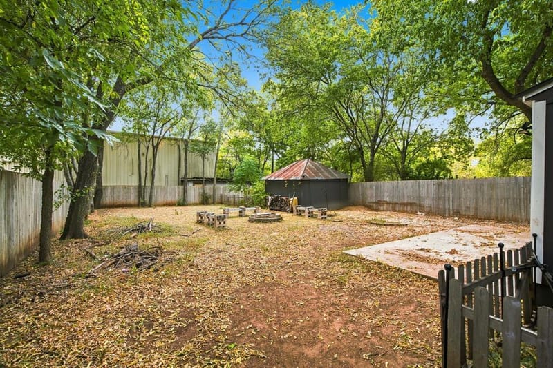 203 N Pendell Avenue, Cleburne TX 76033 - Photo 24