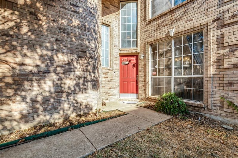2116 Pritchard Drive, Grapevine TX 76051 - Photo 2