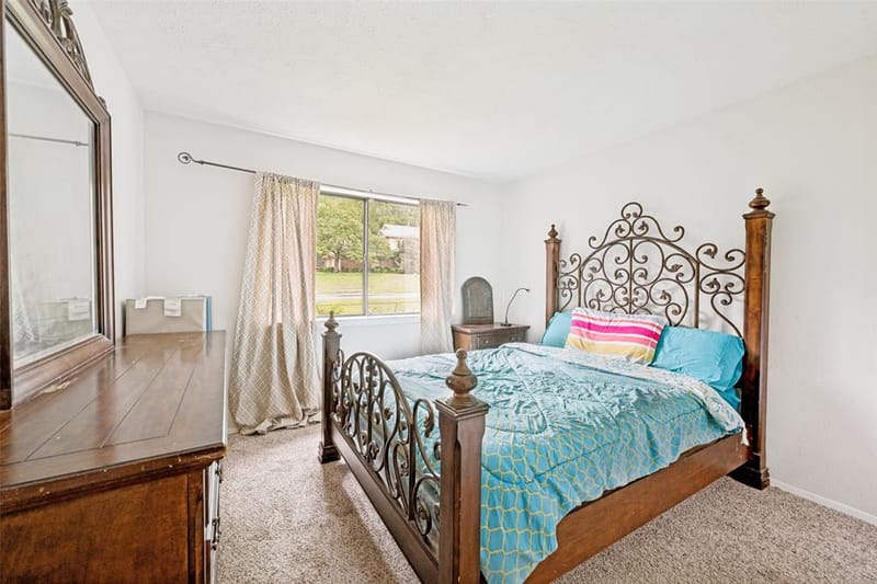 2512 Winding Hollow Lane, Arlington TX 76006 - Photo 15