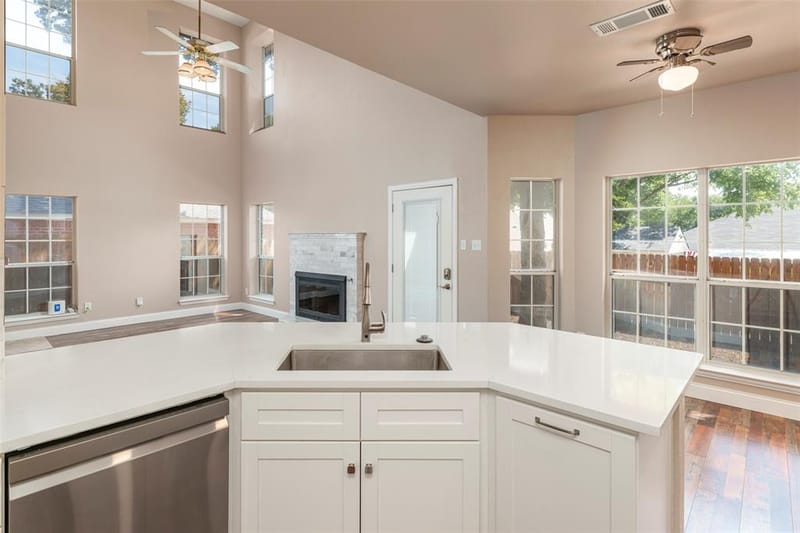 6101 Copperfield Drive, Arlington TX 76001 - Photo 12