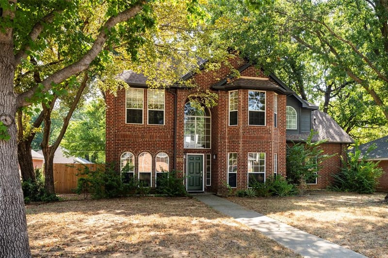6101 Copperfield Drive, Arlington TX 76001 - Photo 3