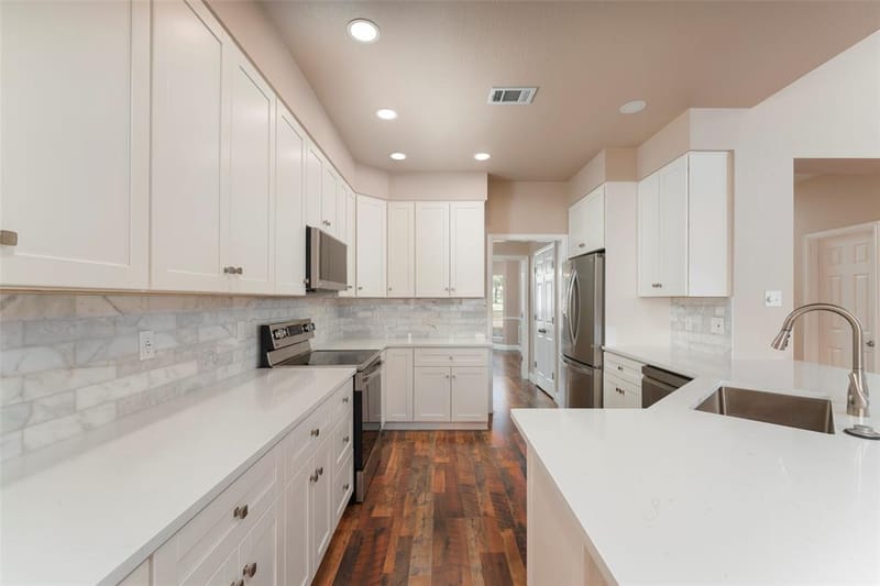 6101 Copperfield Drive, Arlington TX 76001 - Photo 11