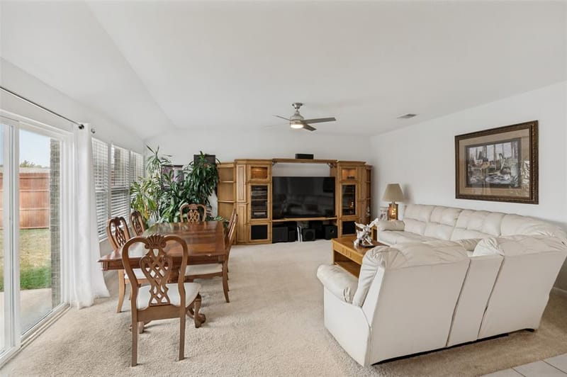 4022 Meadow Canyon Drive, Lancaster TX 75146 - Photo 6