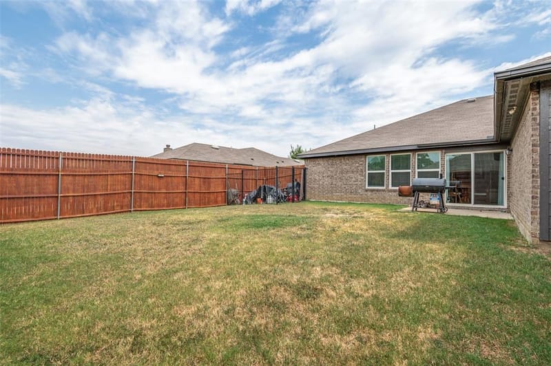 4022 Meadow Canyon Drive, Lancaster TX 75146 - Photo 21