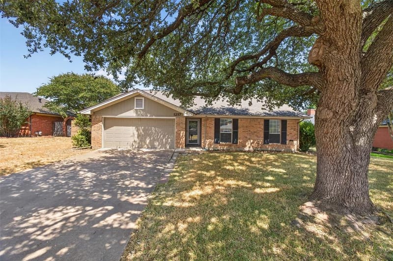 1217 Stonelake Drive, Cleburne TX 76033