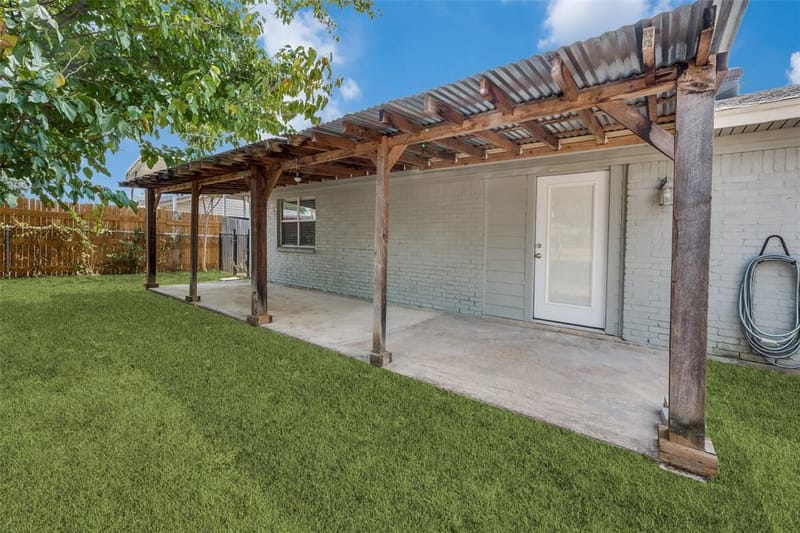 821 E Glendale St., Crowley TX 76036 - Photo 22