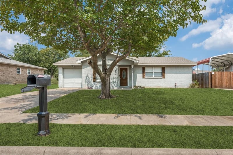 821 E Glendale St., Crowley TX 76036
