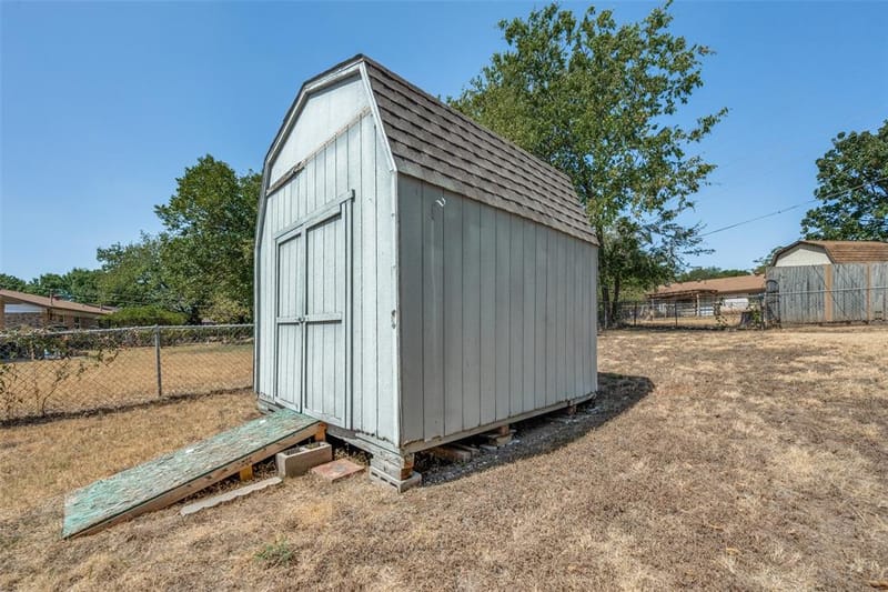 821 E Glendale St., Crowley TX 76036 - Photo 24