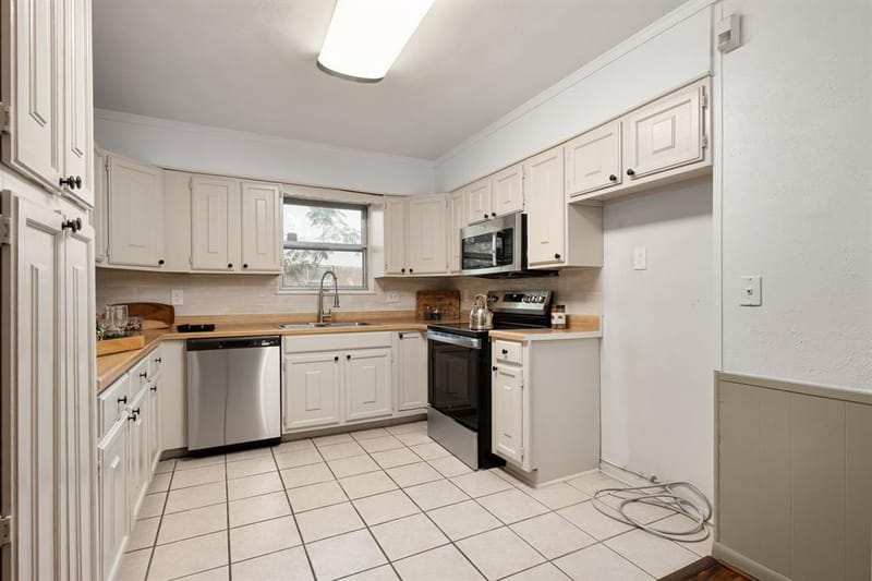 202 E Kenwood Drive, Garland TX 75041 - Photo 7