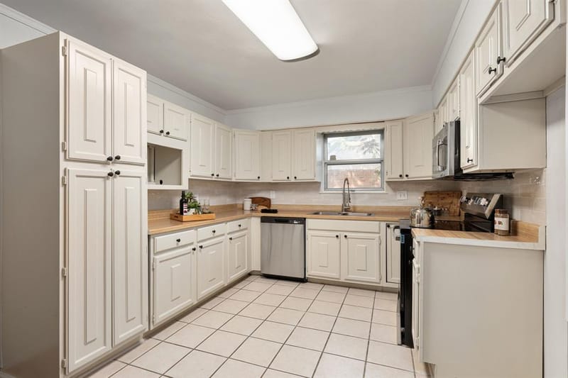 202 E Kenwood Drive, Garland TX 75041 - Photo 8